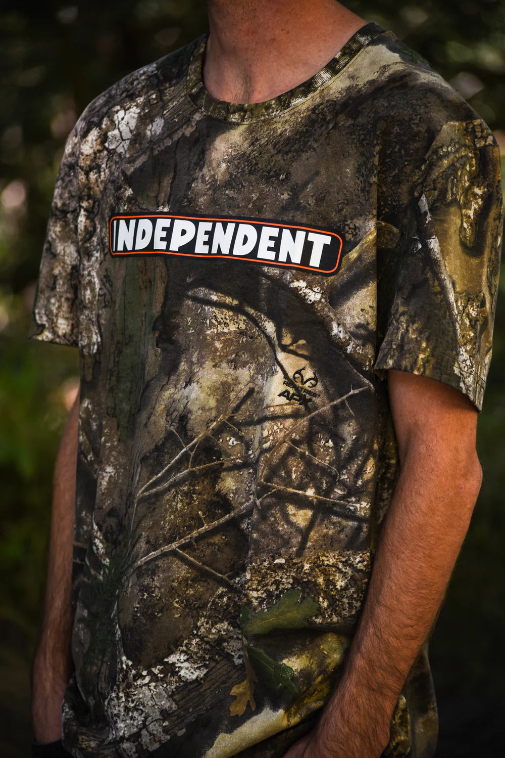 Independent Bar Logo S/S Realtree APX Tee - Camo