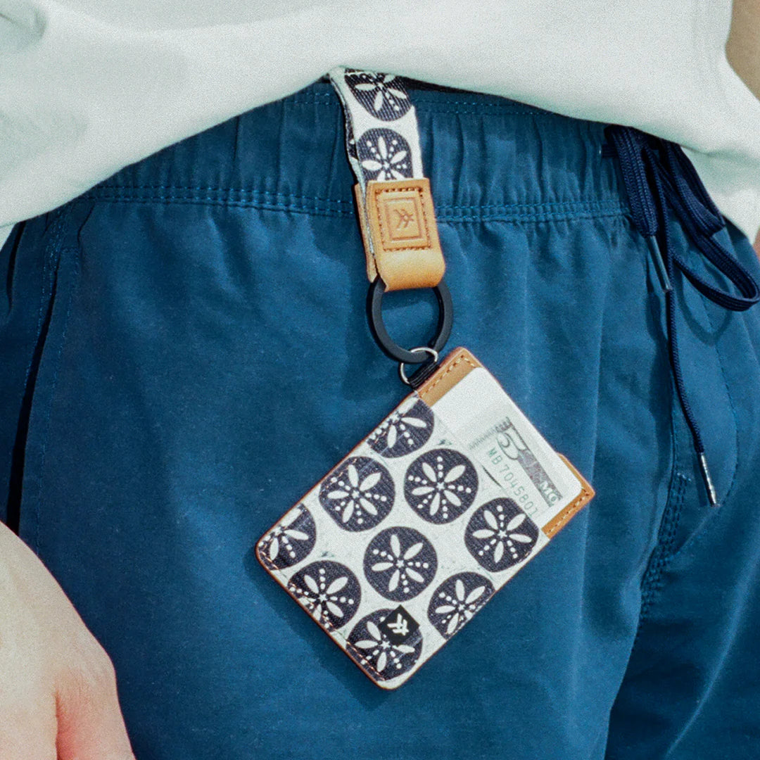 Thread Keychain Clip - Sand Dollar Black