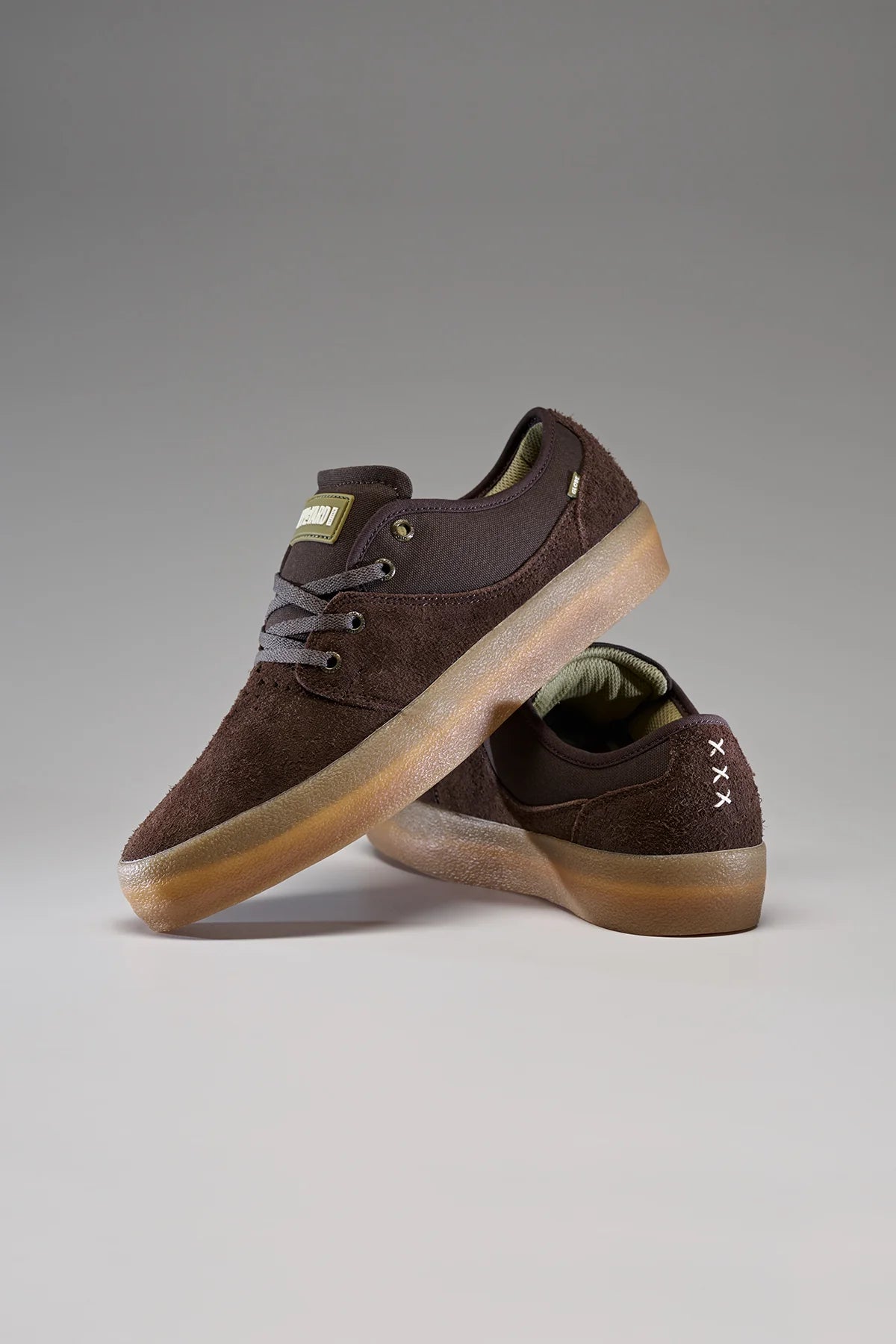Globe Mahalo - Dark Brown / Crepe