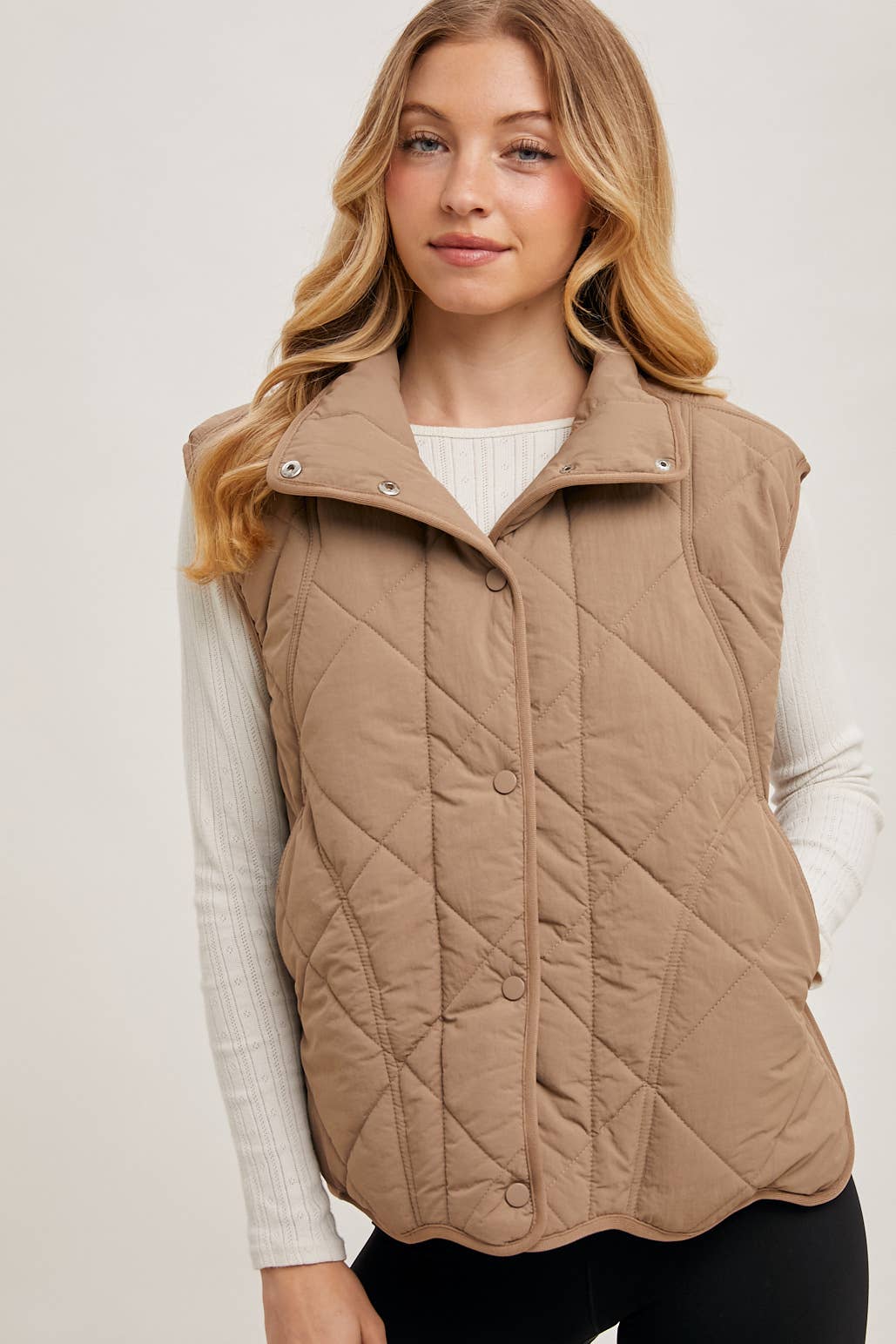 Button Down Quilted Puffer Vest: MUSHROOMi