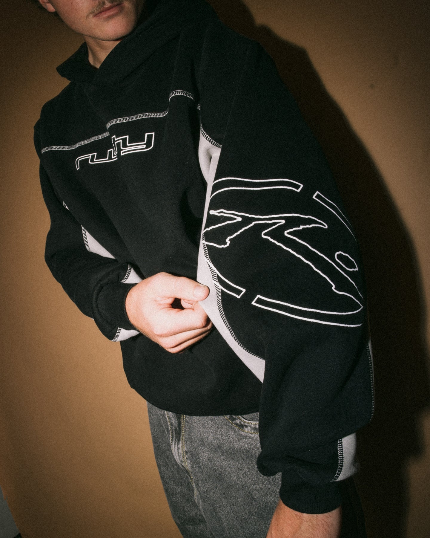 Rusty Titan Hooded Fleece - Black