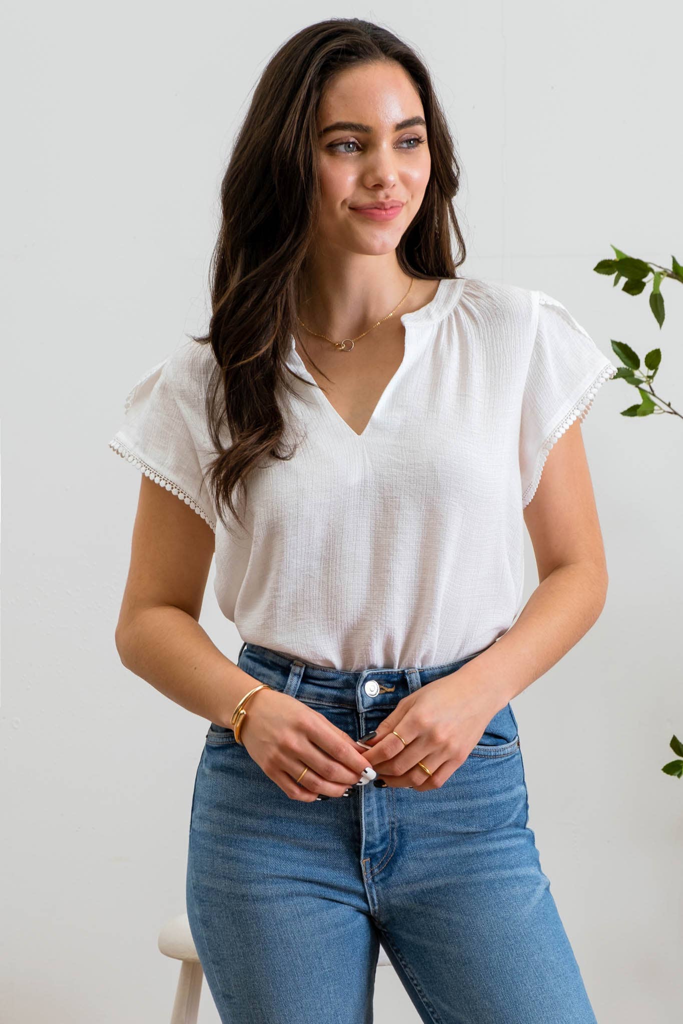 SPLIT NECK PETAL TASSEL SLEEVE BLOUSE: WHITE