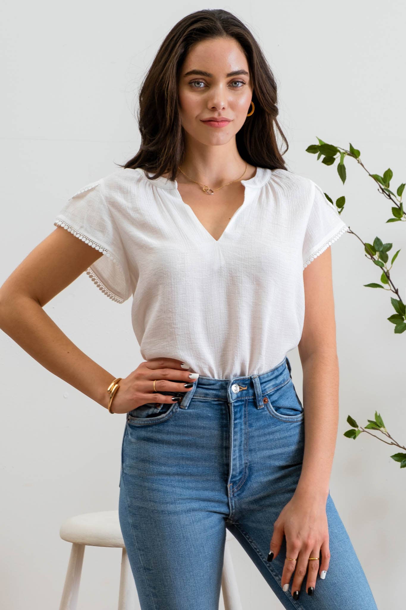 SPLIT NECK PETAL TASSEL SLEEVE BLOUSE: WHITE