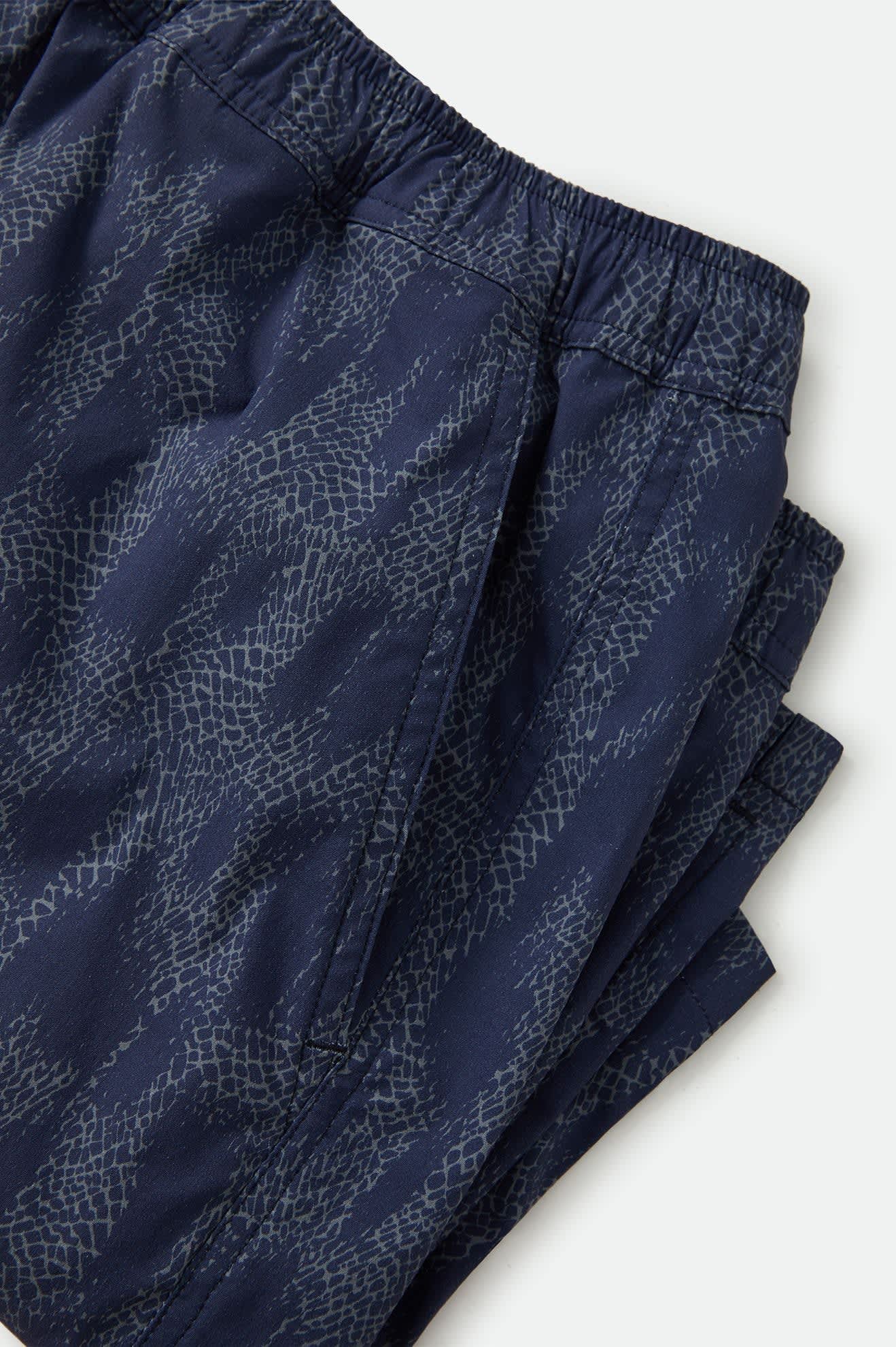 Brixton Everyday Hybrid Short 7" - Washed Navy Crackle