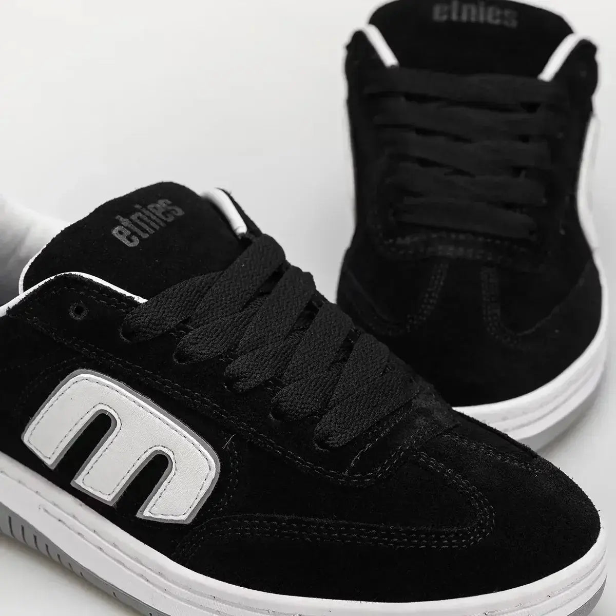 Etnies Locut - Black / White