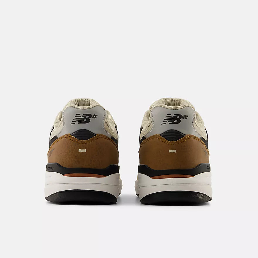 New Balance Numeric Andrew Reynolds 933 - Cream/Coffee UN933ONE