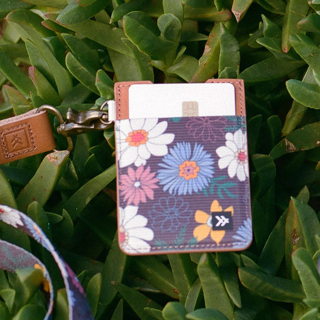 Thread Vertical Wallet - Clover