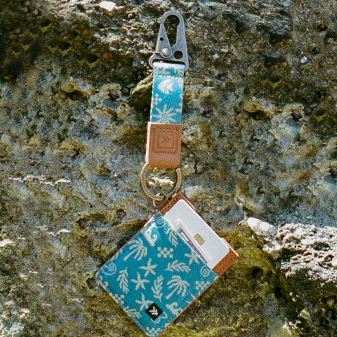 Thread Vertical Wallet - High Tide