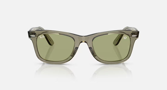 Ray Ban x Star Wars Master Yoda Wayfarer Transparent Green w/ Bottle Green