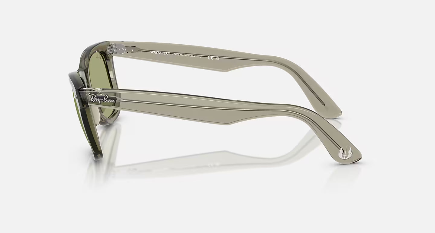 Ray Ban x Star Wars Master Yoda Wayfarer Transparent Green w/ Bottle Green