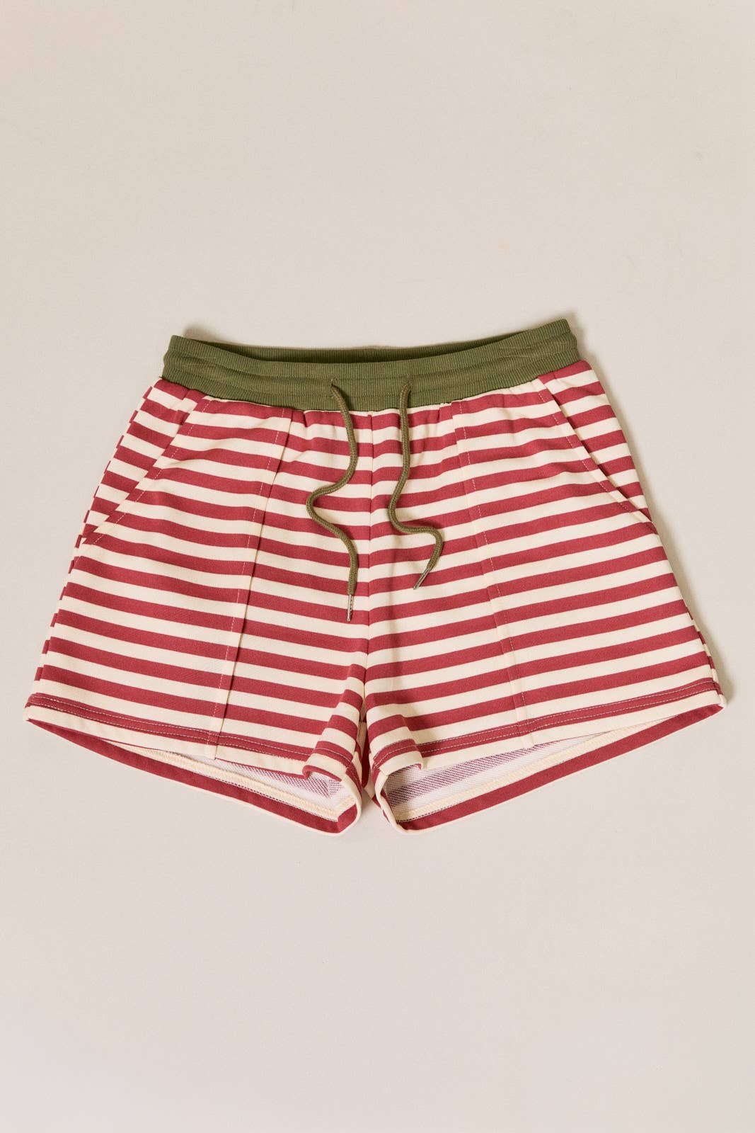 Drawstring Contrast Detail Pintuck Stripe Sweatshorts: Cream-Mauve Stripe