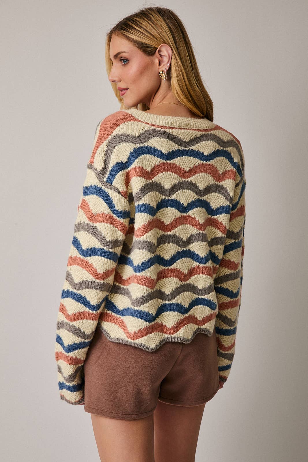 Round Neck Long Sleeve Wavy Stripe Sweater